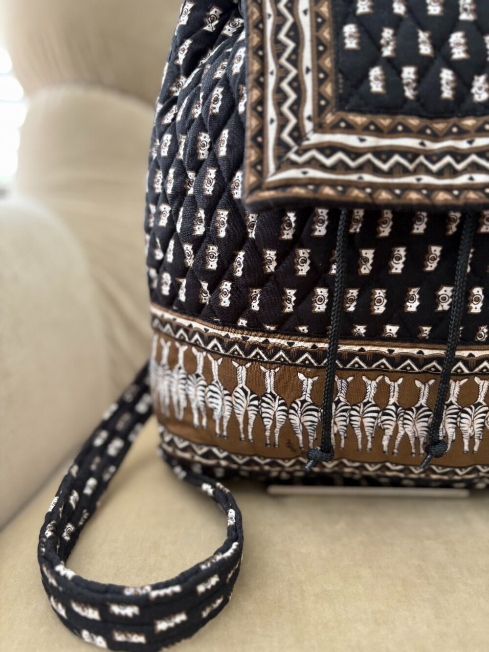 Auth. VERA BRADLEY Iconic ZEBRA Cotton Quilted Small Backpack Purse RETIRED... - Picture 2 of 4